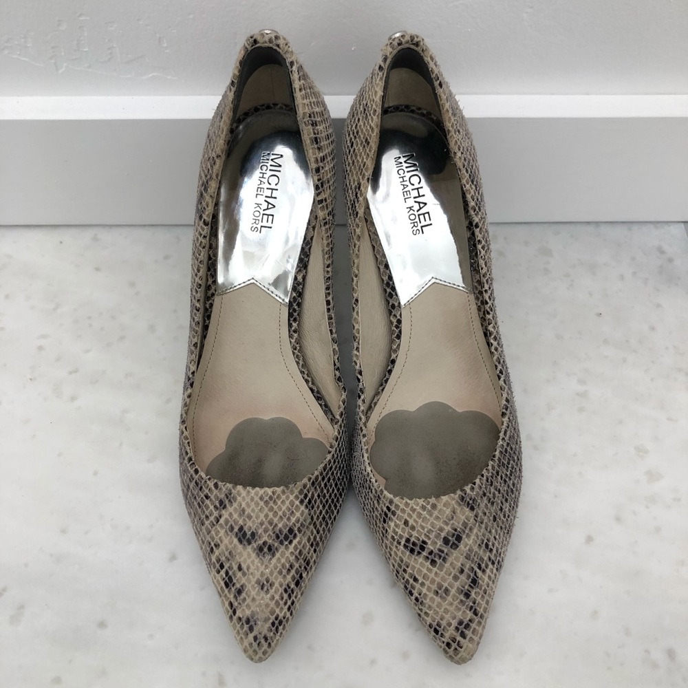 Michael Kors Snakeskin Pumps, like new, SZ 10